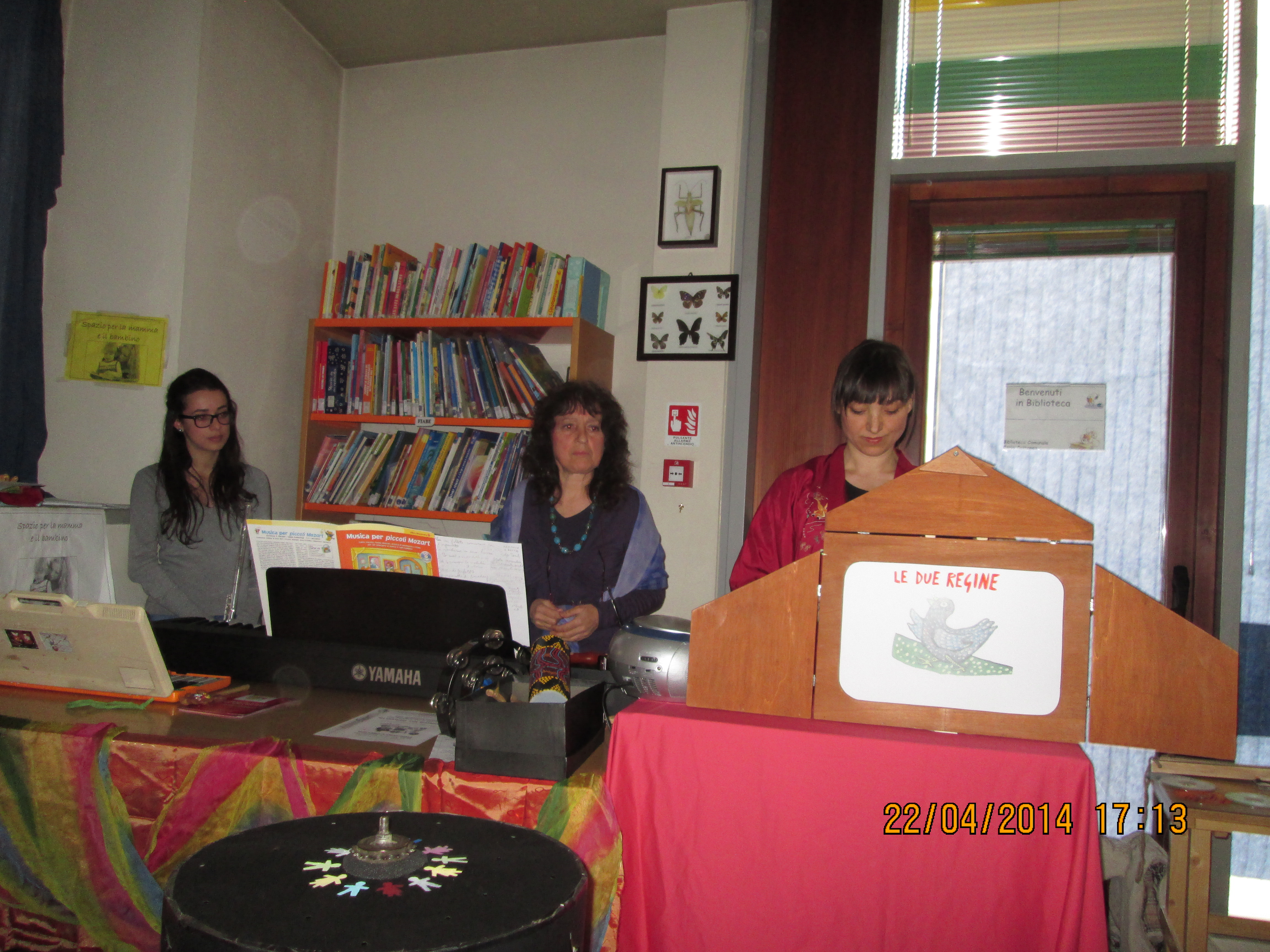 “In viaggio col kamishibai” presso la biblioteca di Albano S.Alessandro. Con l'educatrice Monia Fratus e la flautista Euridice Pezzotta
