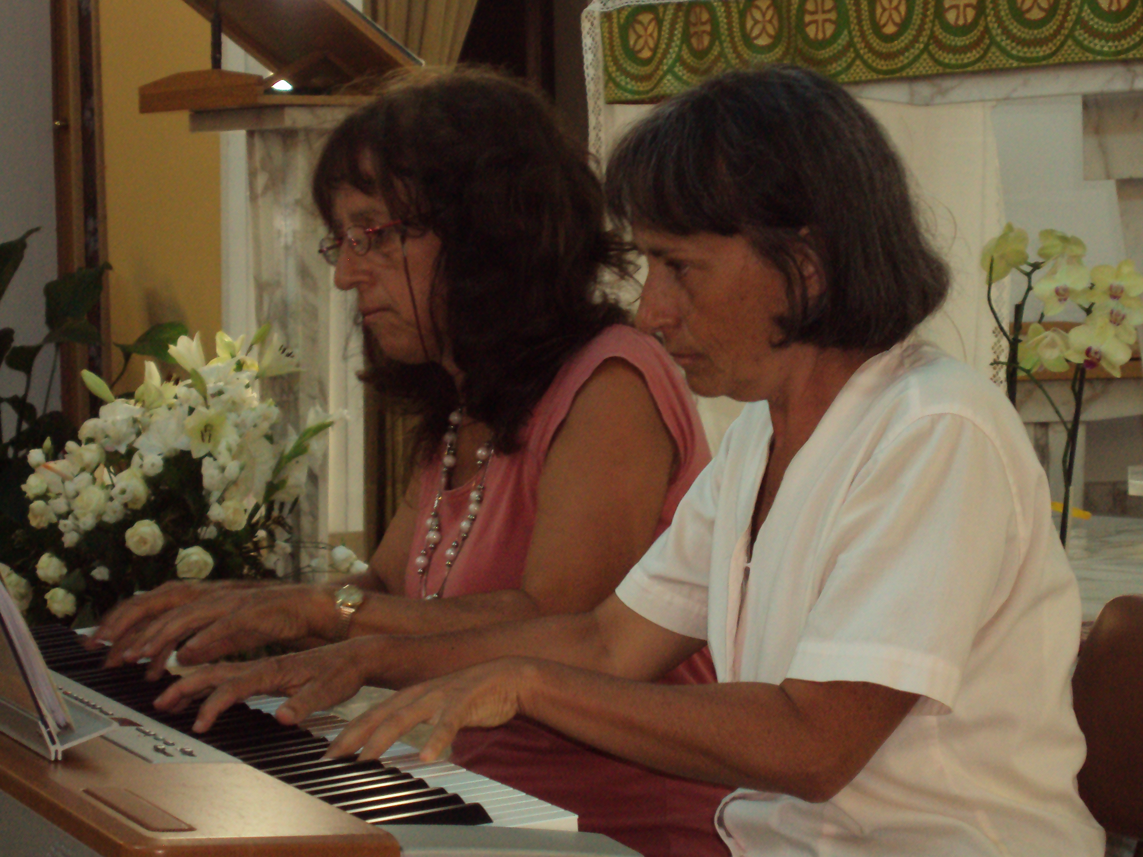 Sorelle al piano (Donatella con Annalisa)